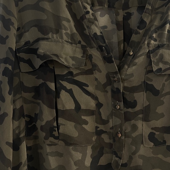 Zara Basic Army Print Blouse in Small - Picture 2 of 3